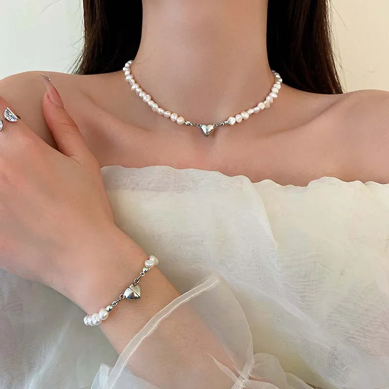 Korean White Imitation Pearl Magnetic Heart Necklace for Women Girls Vintage Elegant Pearl Chain Choker Necklace Jewelry Gifts