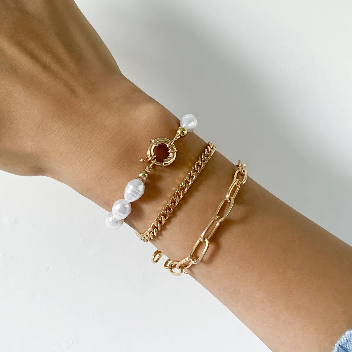 Multilayer Imitation Pearl Beaded Bracelet for Women Retro Simple Gold Color Metal Charm Bracelets Girl Sweet Fashion Jewelry